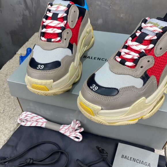 Balenciaga Triple S Women's Sneakers size 9 - Picture 6 of 8